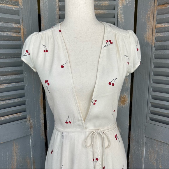 Reformation Raquel Cherry Print Wrap Dress Tart Sz XS - Picture 4 of 16